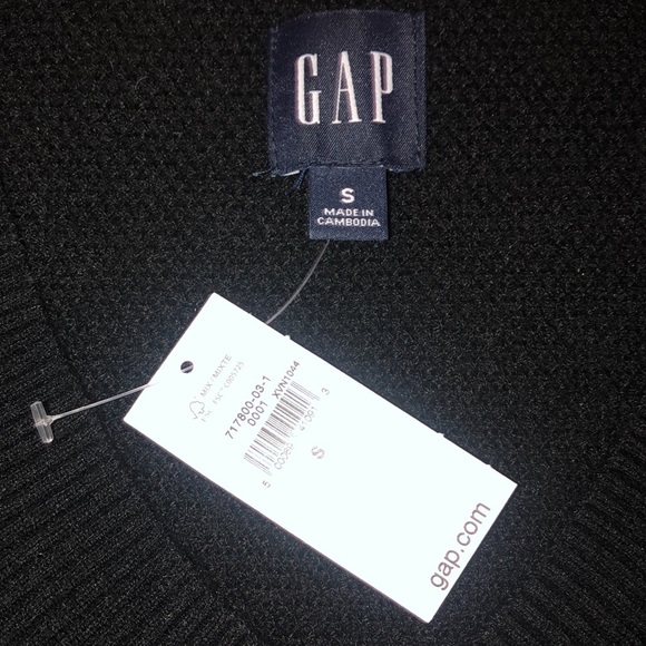 GAP V-neck sweater. Size S. NWT! - Picture 1 of 10